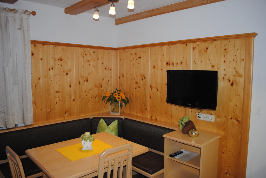 Haus Untergand Apartment Санкт Антон ам Арлберг Стая снимка