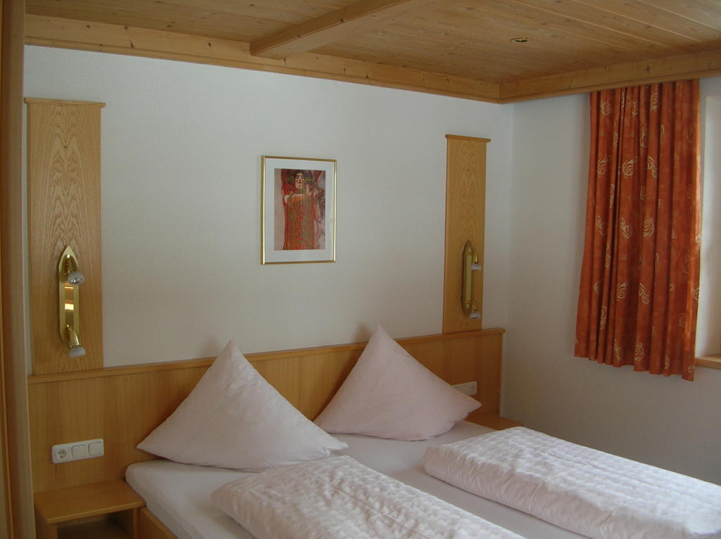 Haus Untergand Apartment Санкт Антон ам Арлберг Стая снимка